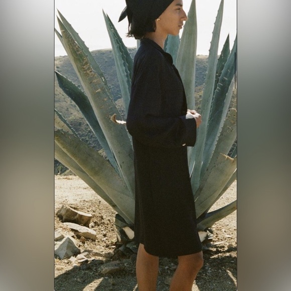 VINCE Ecru Utility Cream Shirt Dress
MSRP $345
$127 $345
Size: XS (Fits to M) - Picture 6 of 6